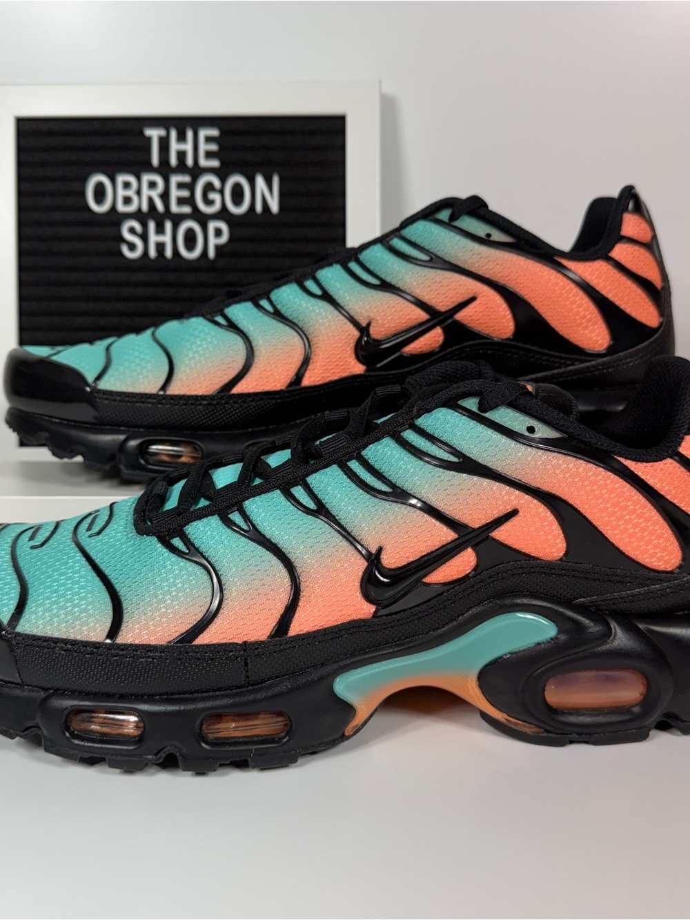 AIR MAX PLUS SOUTH BEACH AURORA GREEN ORANGE PULSE MENS SHOES SIZE 9.5 BLACK NEW